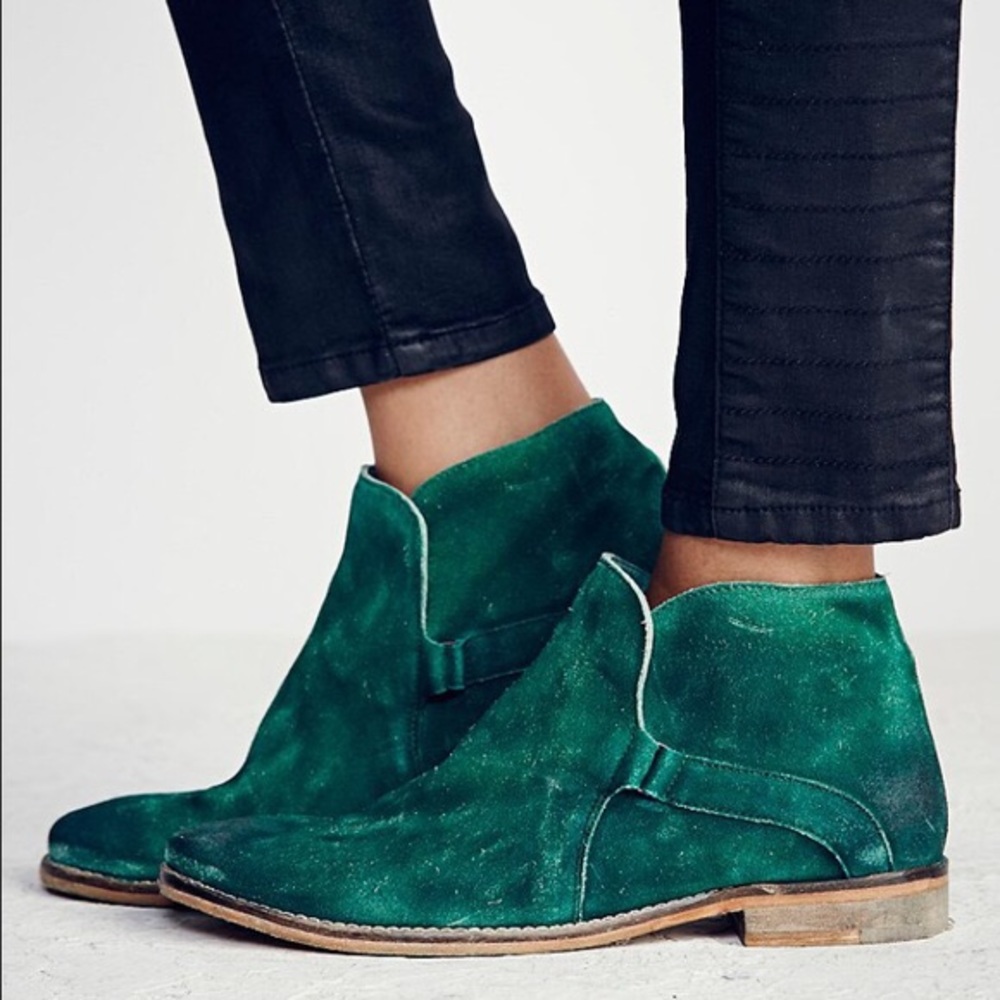 Free People green Summit suede bootie size 40